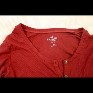 Red hollister slim tee